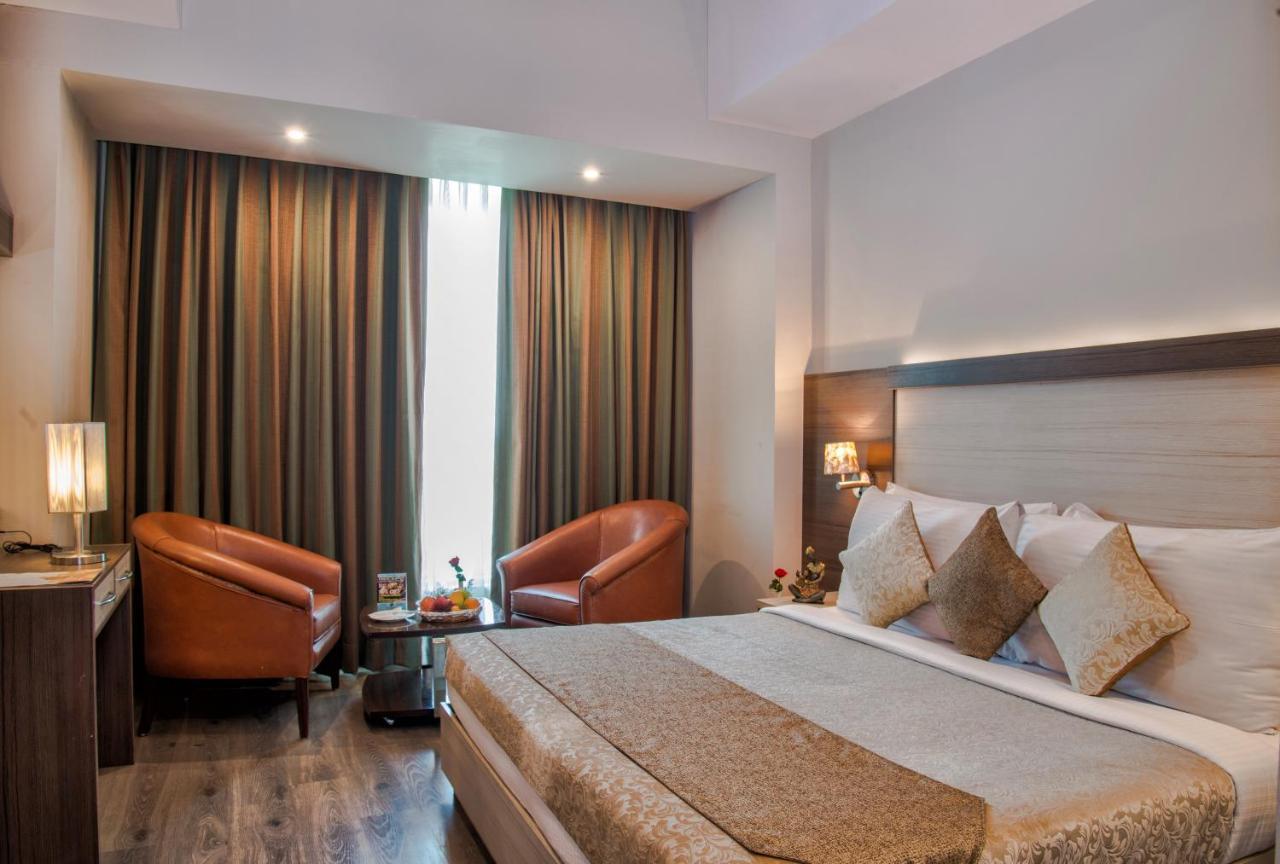 Hide Away Suites Noida Bagian luar foto