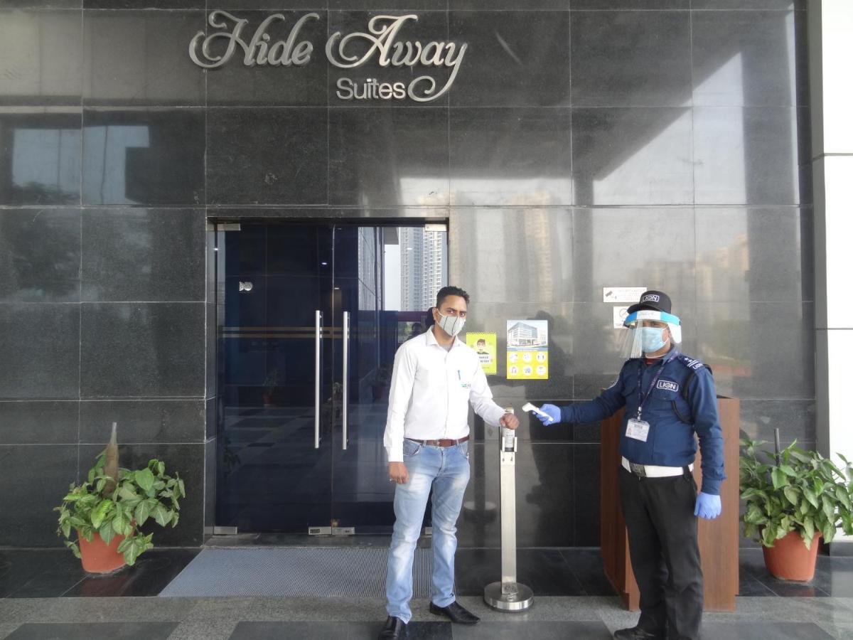 Hide Away Suites Noida Bagian luar foto